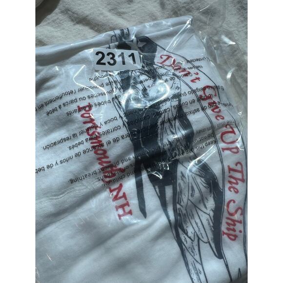 Men's T-Shirt Don't Give Up the Ship Portsmouth, NH Seacoast Size Large JL - Picture 6 of 6